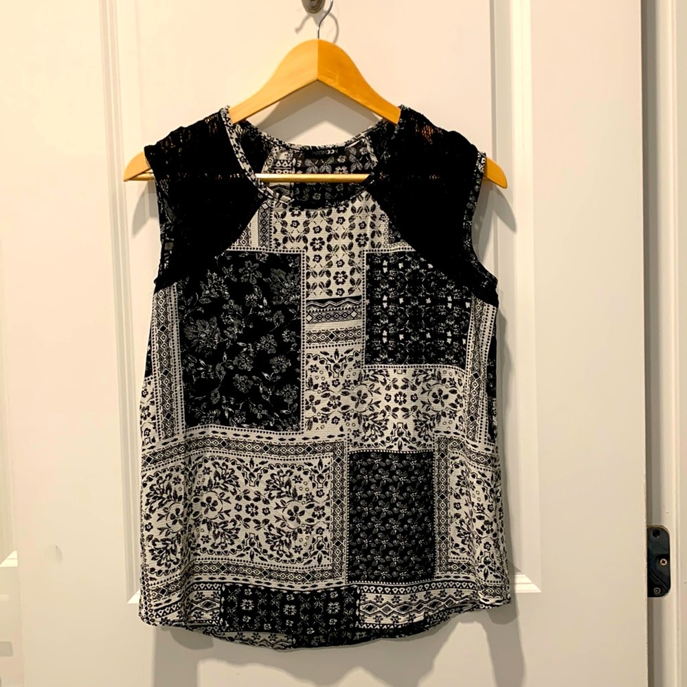 Women’s Papermoon black and white blouse, Size SP